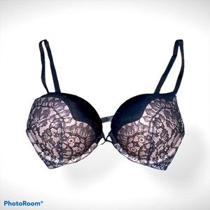 Victoria’s Secret Bombshell Plunge Push-Up Bra